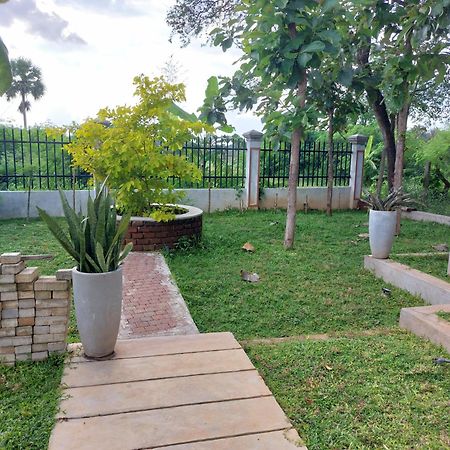 Green Shield Resort Anuradhapura Eksteriør billede