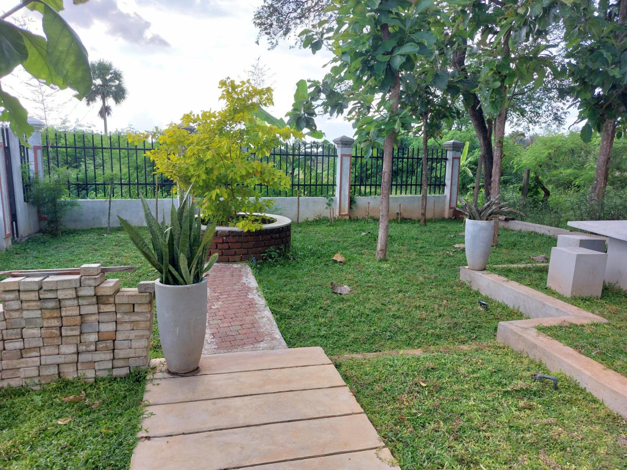 Green Shield Resort Anuradhapura Eksteriør billede
