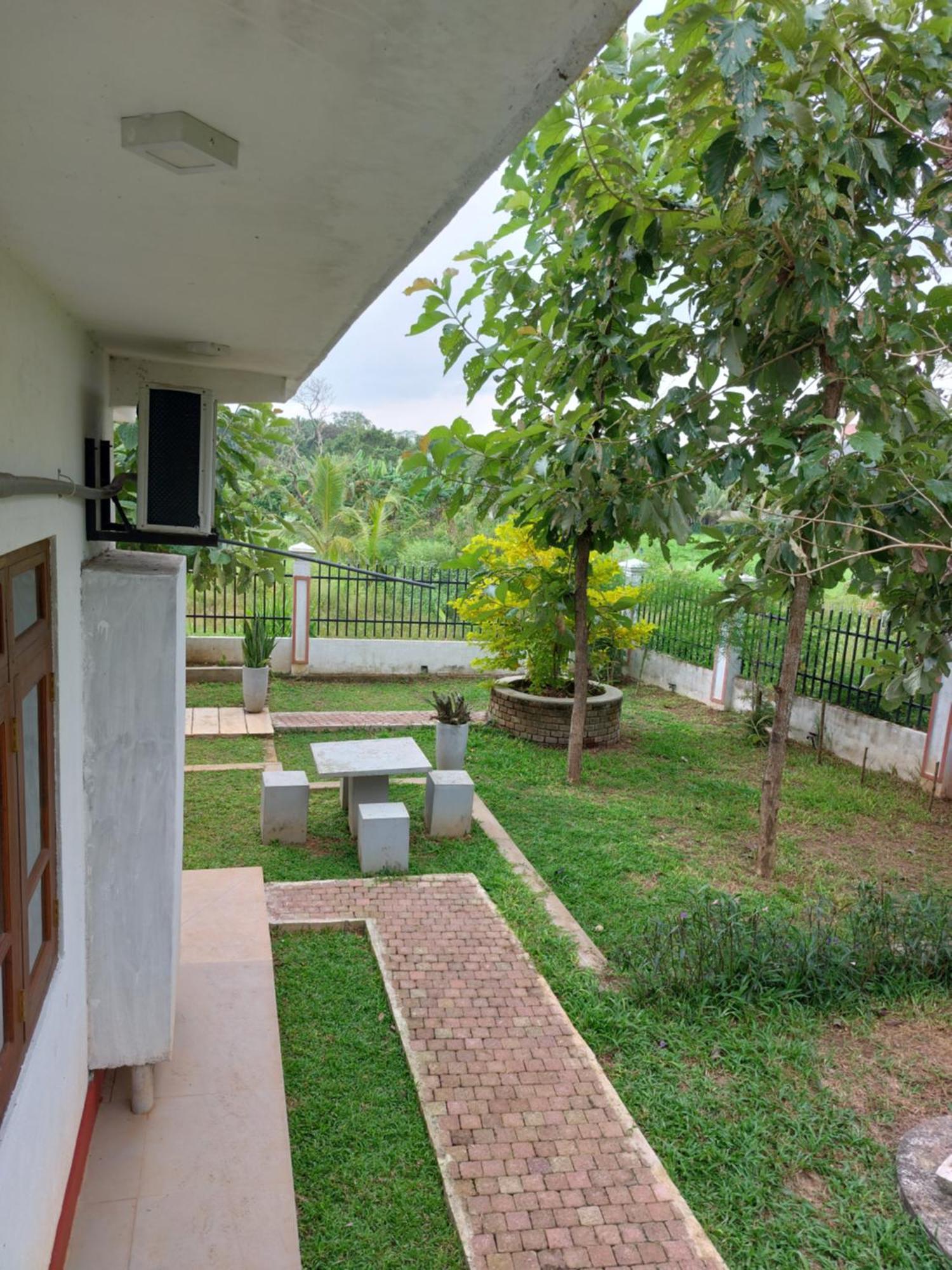 Green Shield Resort Anuradhapura Eksteriør billede