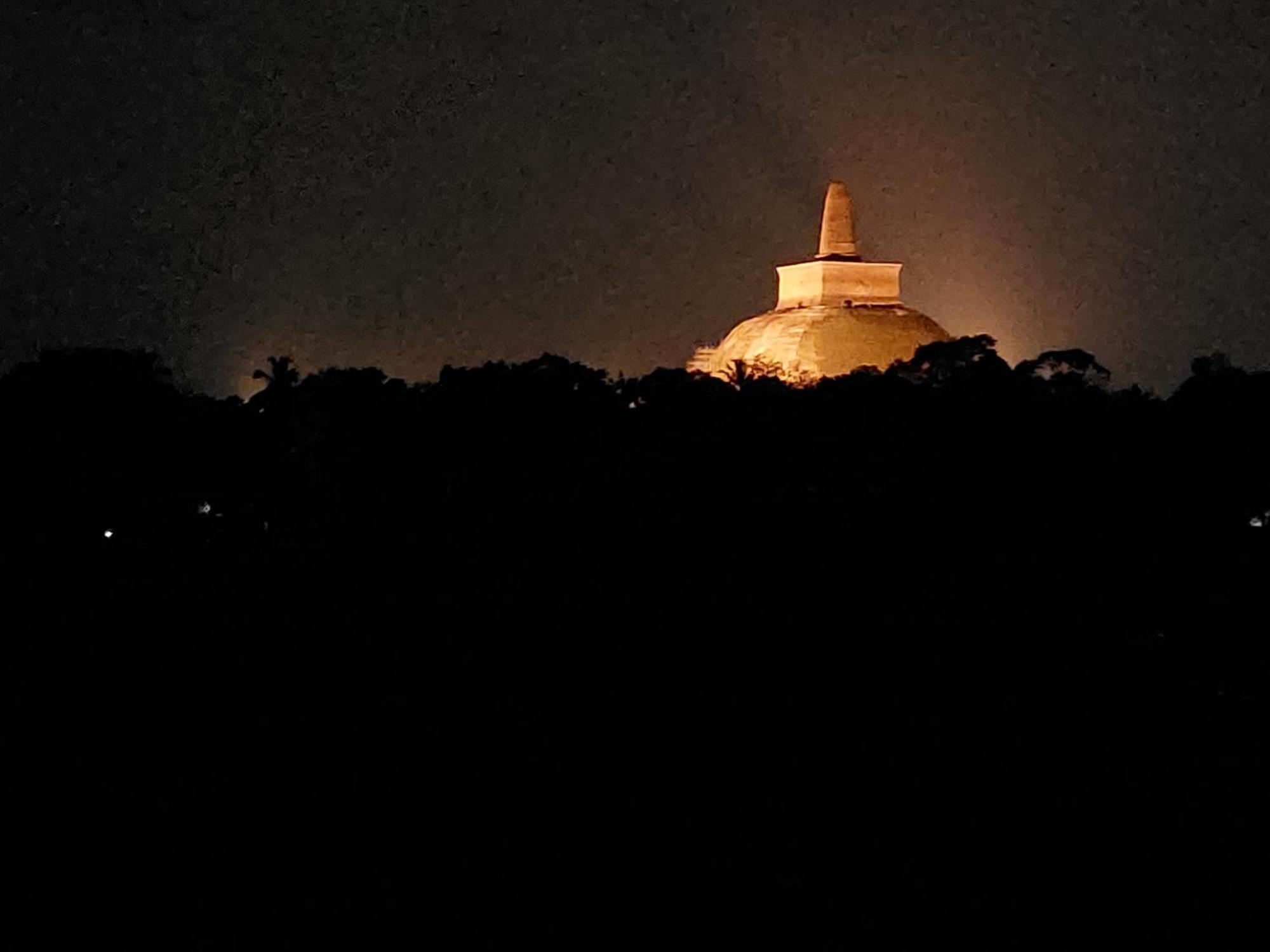 Green Shield Resort Anuradhapura Værelse billede