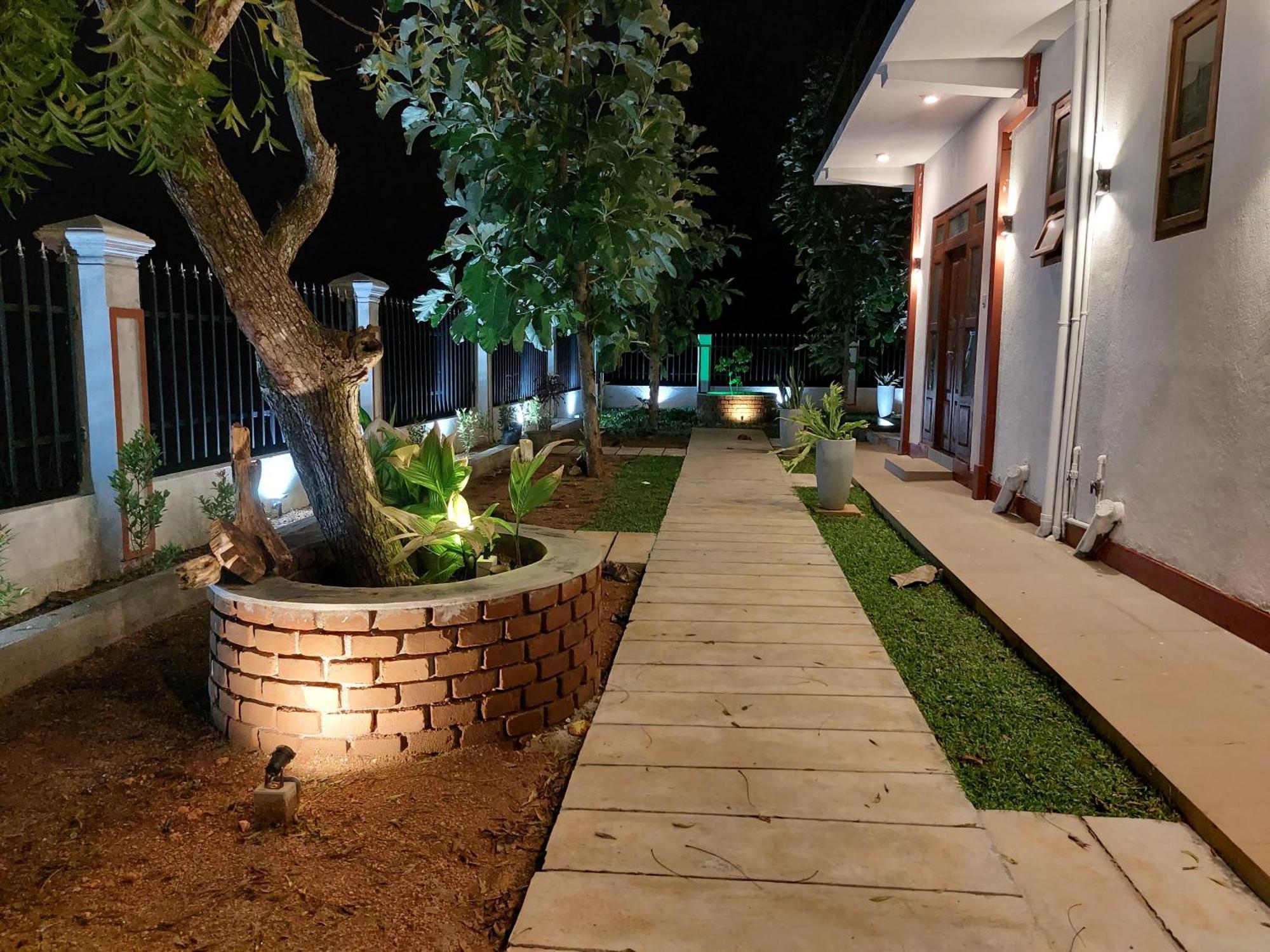 Green Shield Resort Anuradhapura Værelse billede